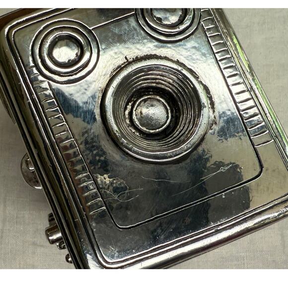 Vintage W. E. Smithe Hinged Black Velvet Lined Silver Toned Camera Trinket Box - Picture 8 of 14